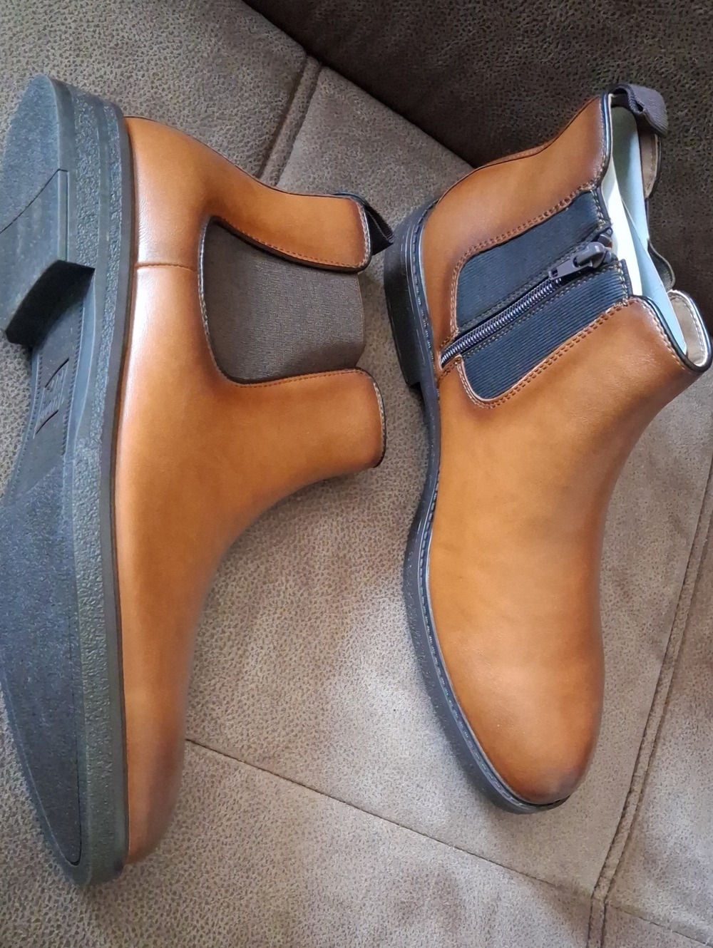 Madden NYC Men's Ettan Chelsea Boot Cognac Size 11 1/2